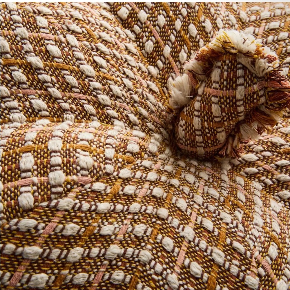 At Home Yarn Dyed Woven Pumpkin Shaped Boucle Tweed Throw Pillow NEW - Picture 4 of 15